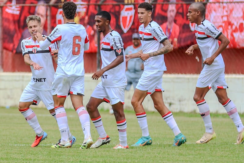 Botafogo vira sobre o Bandeirante e garante liderança do Grupo 11 na Copinha
