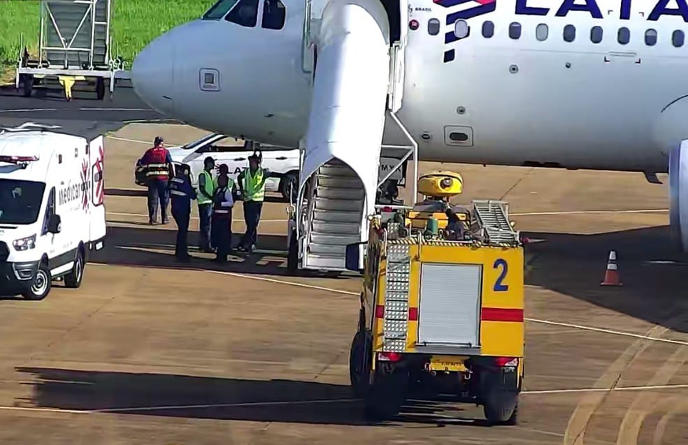 Power bank pega fogo em voo; avião pousa em segurança em Ribeirão Preto