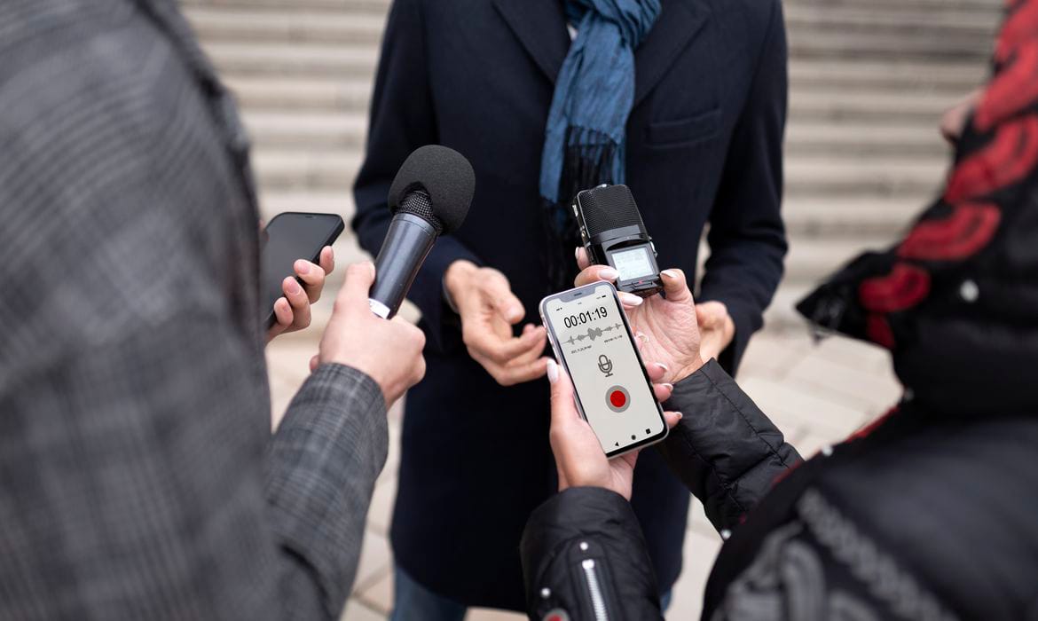 Governo sanciona lei que cria a profissão de multimídia; entidades criticam impacto sobre jornalistas