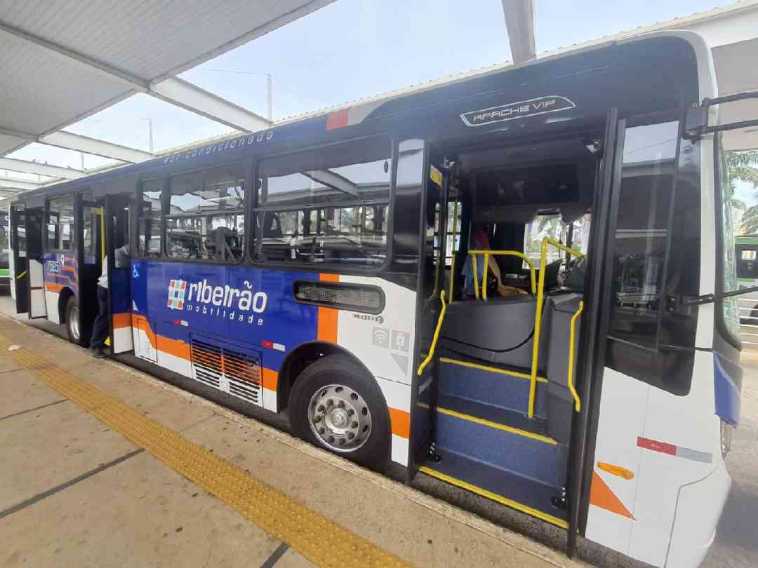 Usuários reclamam de atrasos e superlotação: mais de 1,9 mil denúncias sobre ônibus em Ribeirão Preto