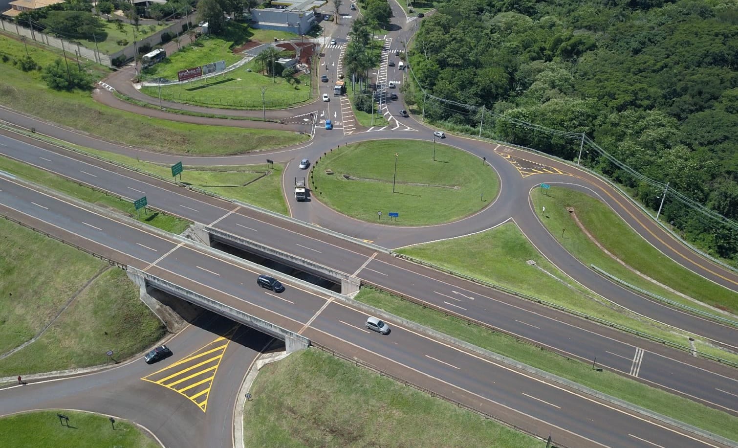 Prefeitura inaugura via que conecta Guaporé ao Jardim Olhos D’Água e beneficia 41 mil moradores