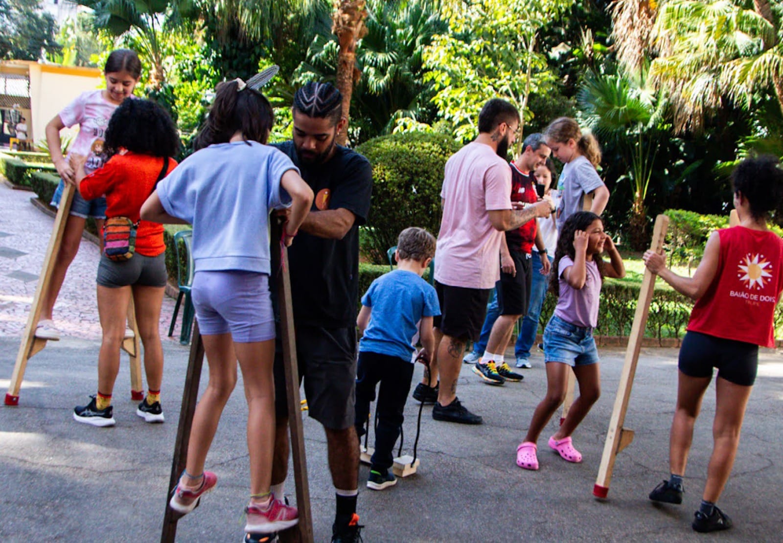 Circuito Sesc de Artes chega a Sertãozinho em abril com programação gratuita na Praça 21 de Abril