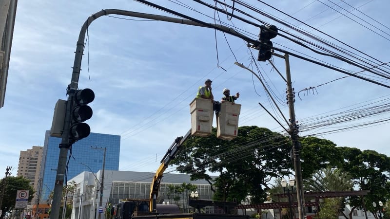 Jaboticabal substitui semáforos em cinco cruzamentos do centro para modernizar sinalização
