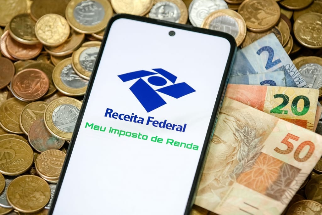 Receita anuncia restituição automática de até R$ 1.000 para quem não precisava declarar IR