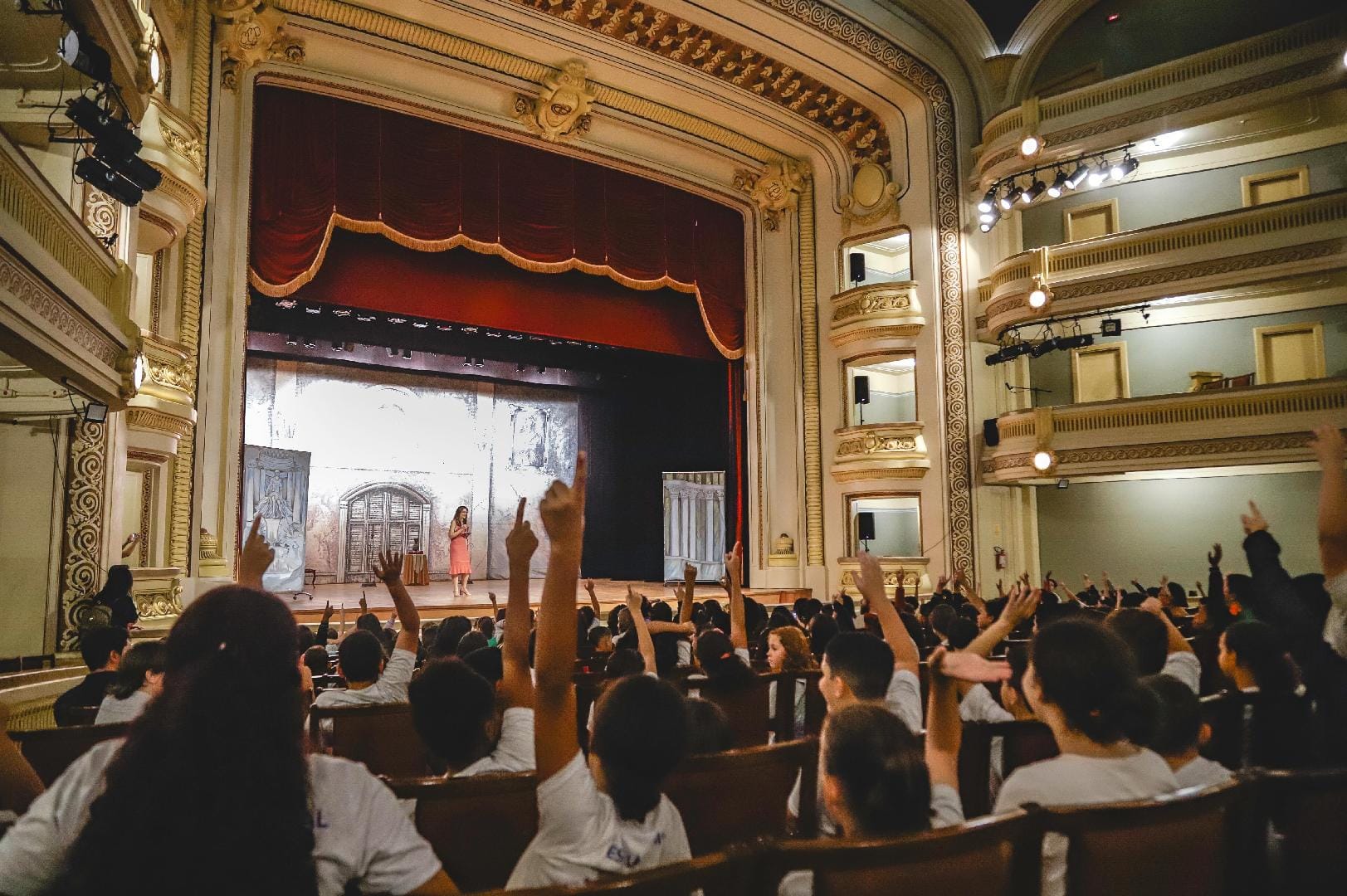 Cerca de 250 alunos da rede municipal irão a ensaio aberto da Orquestra Sinfônica no Theatro Pedro II