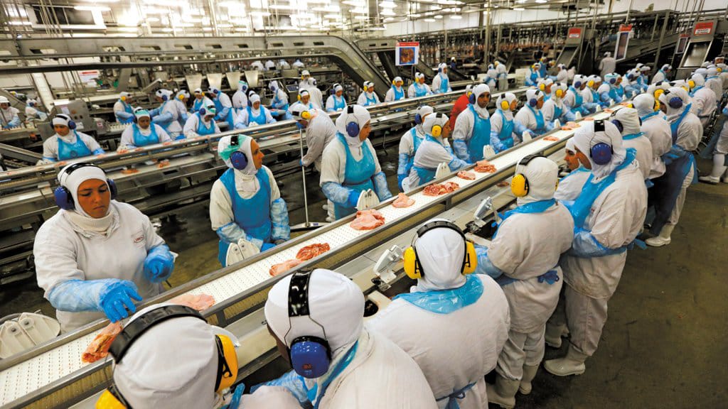 PAT de Sertãozinho faz seleção amanhã para vagas em frigorífico com transporte fretado e PLR