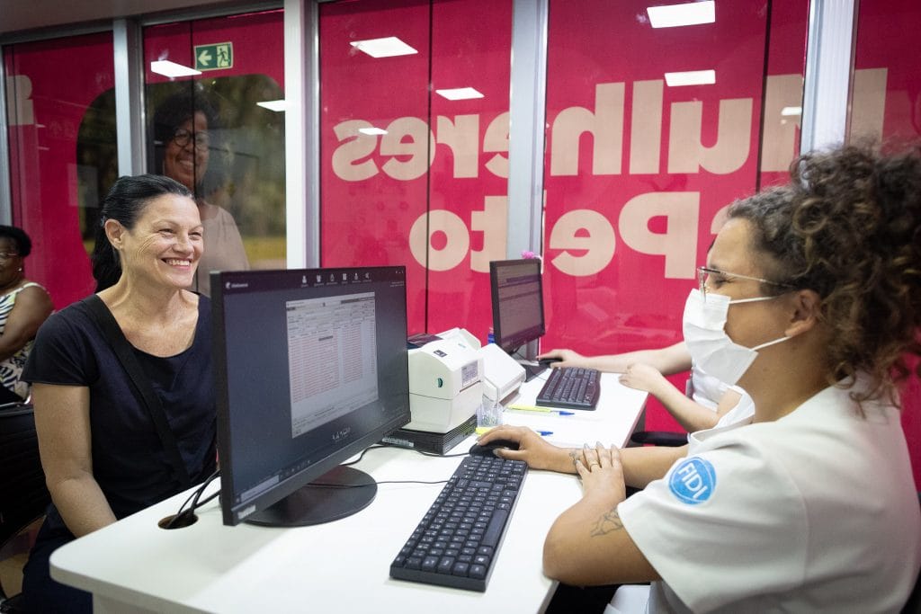 Carreta de Mamografia chega a Barrinha; agendamento pelo SUS é gratuito para mulheres de 50 a 74 anos