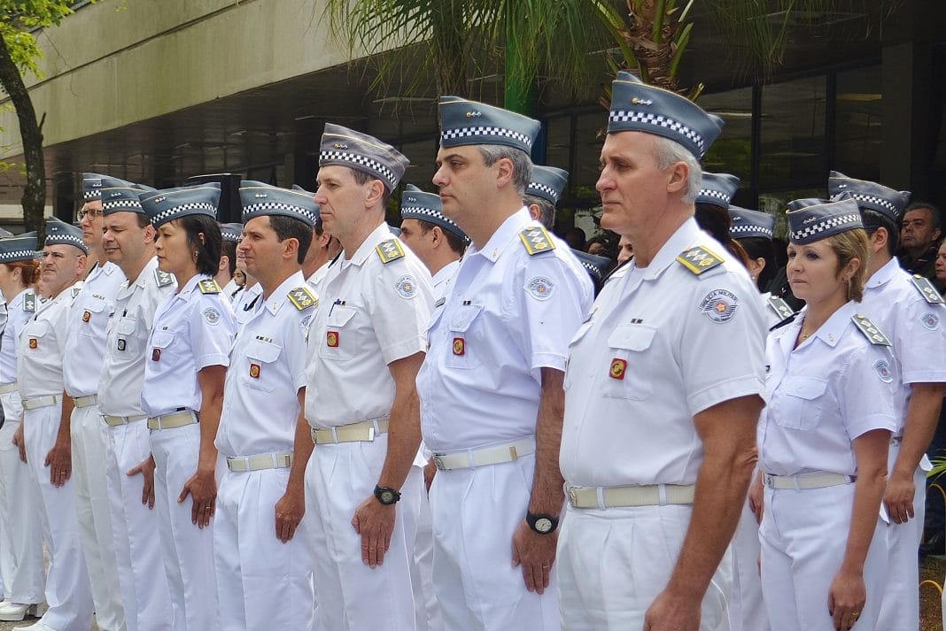 Polícia Militar abre inscrições para concurso de 2º Tenente Médico com 36 vagas e salário de R$ 9.832,41