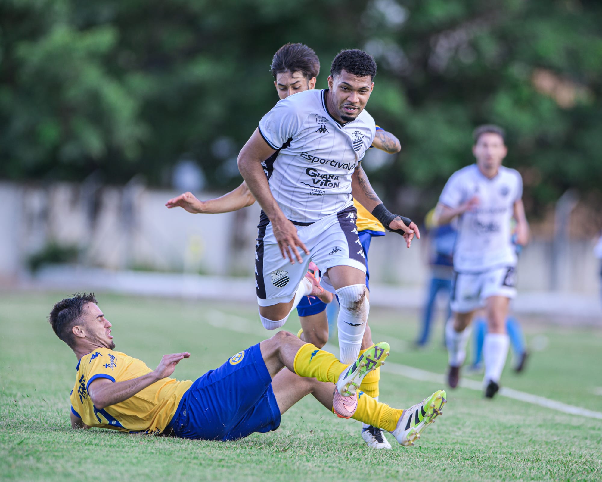Empate sem gols mantém Araçatuba no Z-2 e mantém Comercial perto da degola