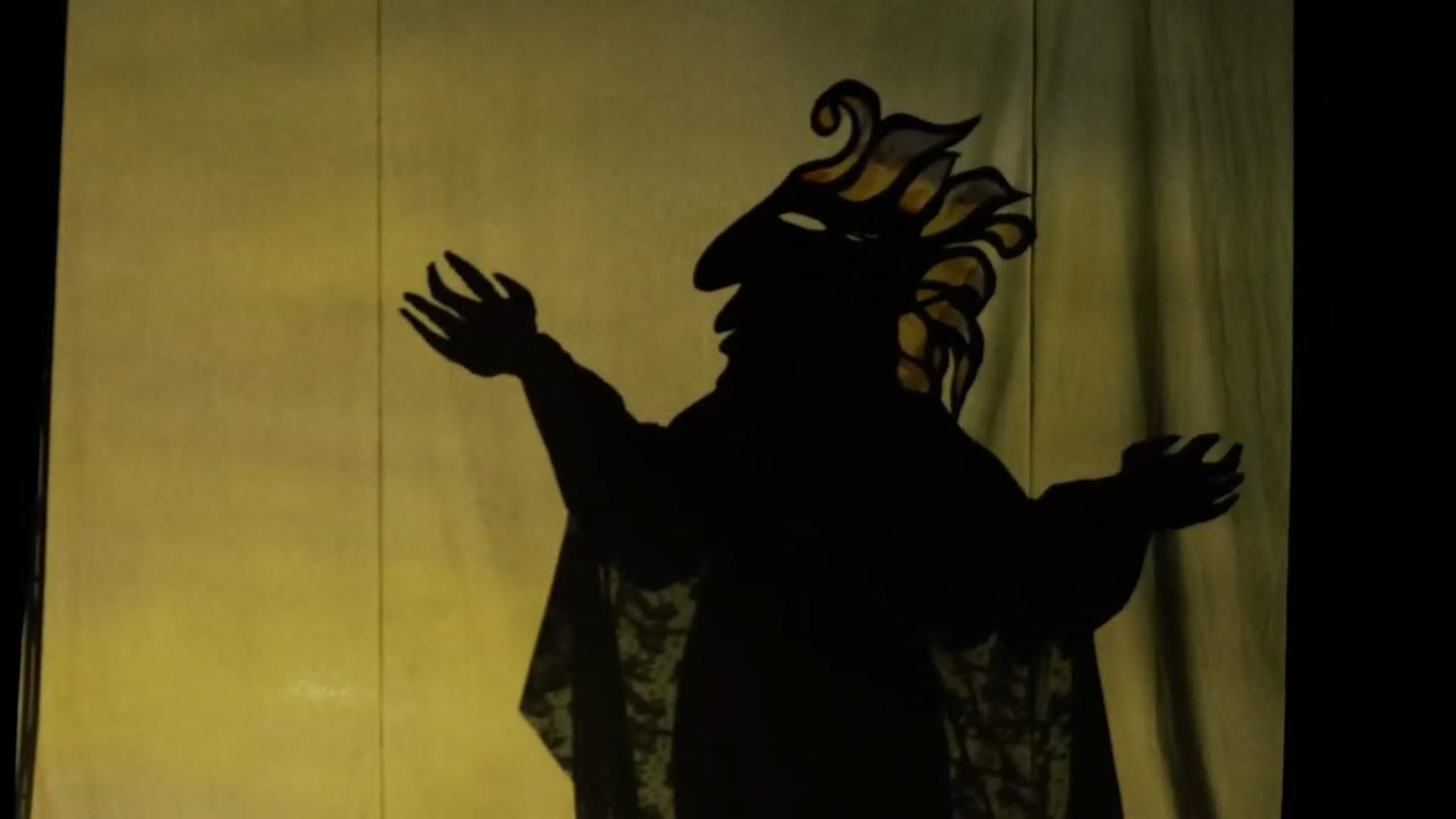 Espetáculo de sombras 'Sonhos da Mata' estreia turnê no interior com sessões gratuitas