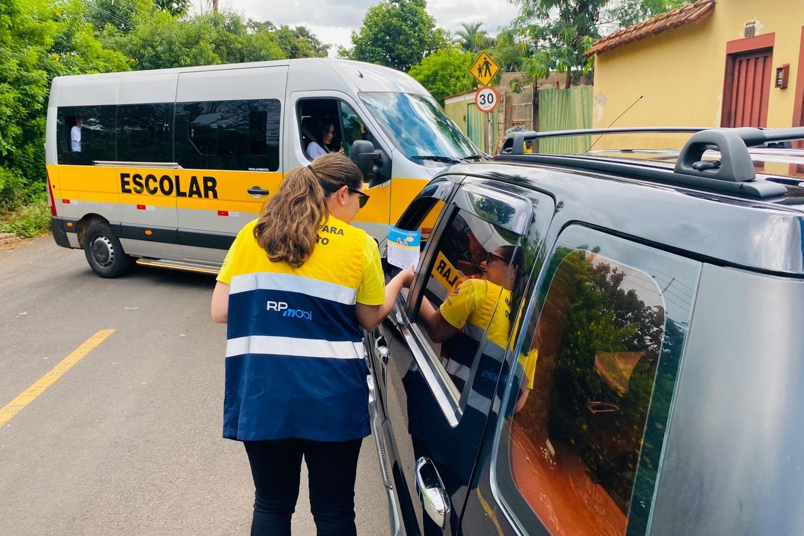 Programa Educa Mobi orienta pais e alunos sobre desembarque seguro na zona Leste