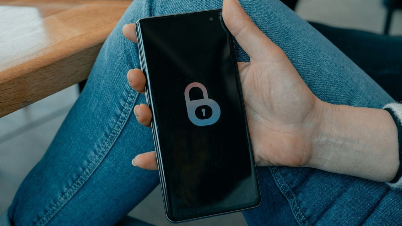 Procon de Ribeirão Preto alerta: bloqueio remoto de celulares por dívida é ilegal