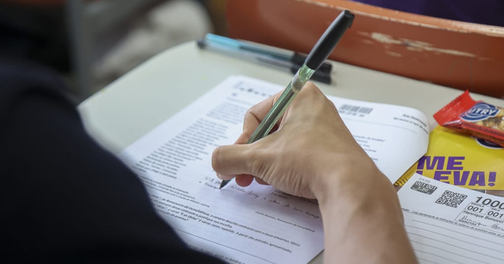 Fuvest anuncia calendário do vestibular 2027 e atualiza lista de leituras obrigatórias