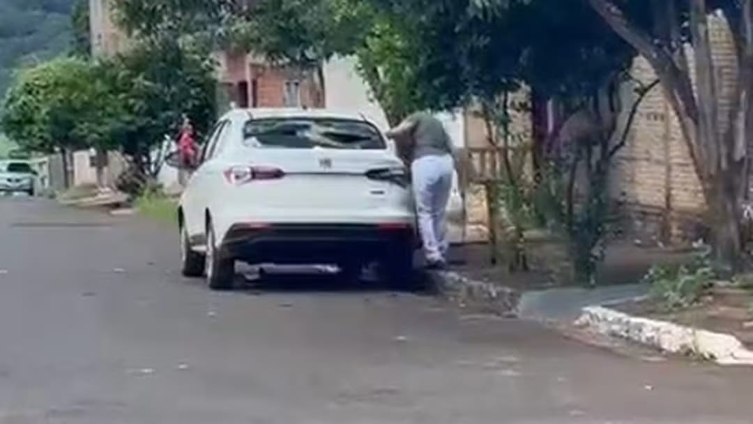 Servidor de Igarapava é agredido pela ex-companheira e veículo da Prefeitura é danificado em Delta (MG)