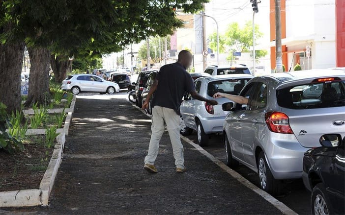 Câmara de Ribeirão Preto aprova lei que proíbe atuação de flanelinhas em vias públicas