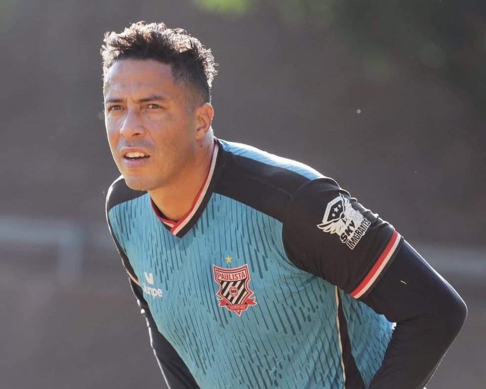 Comercial confirma goleiro que defendeu pênalti de Neymar
