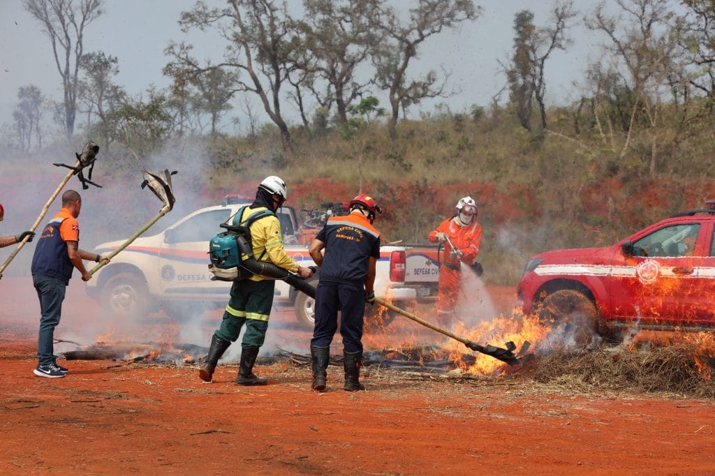 Defesa Civil entrega kits e viaturas contra incêndios a quatro cidades da região de Ribeirão Preto