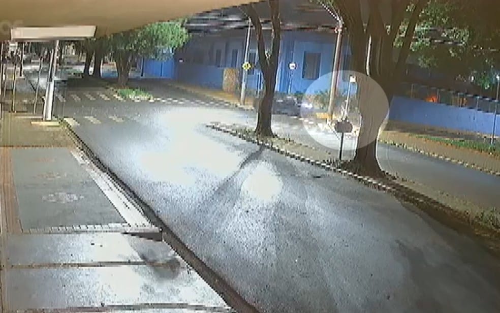 MP denuncia mulher por tentativa de homicídio após perseguição e atropelamento em Cravinhos