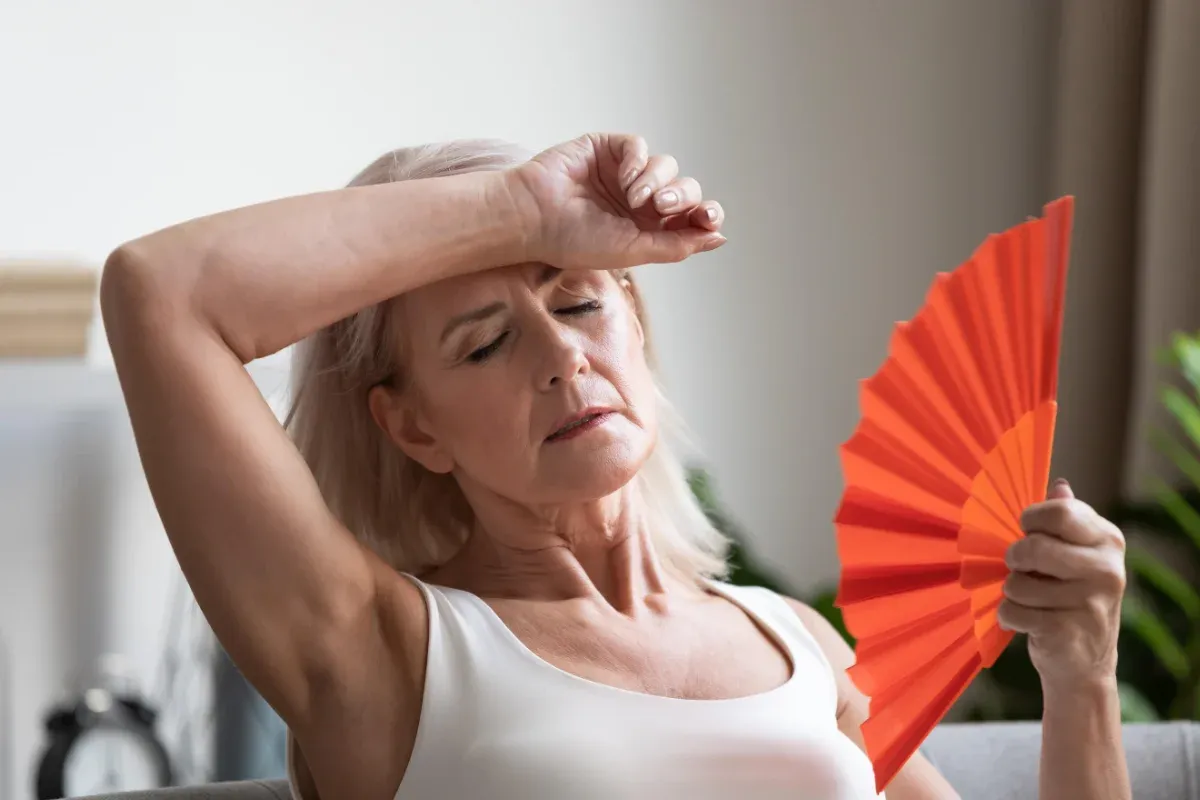 Menopausa amplia debates sobre saúde feminina e impulsiona busca por suplementação