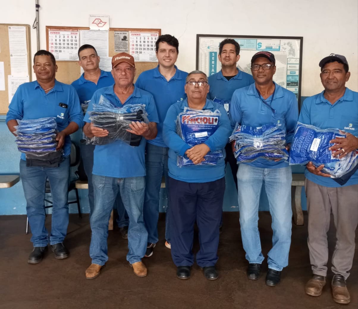 SAEMAS entrega novos uniformes a funcionários do setor operacional