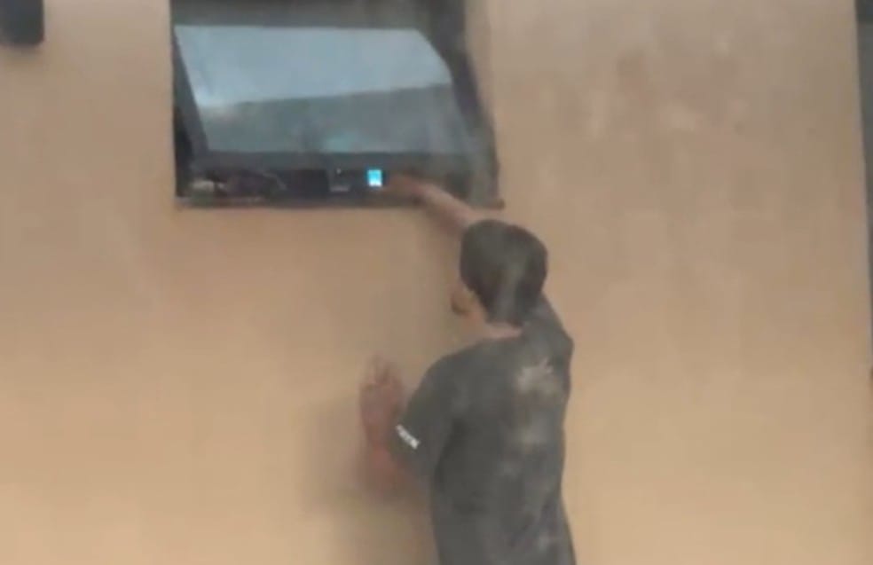 Homem é flagrado filmando mulher durante banho em Jaboticabal e caso levanta alerta sobre crimes de invasão de privacidade