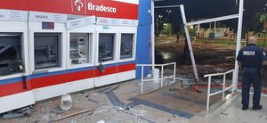 Bandidos Explodem Caixa Eletrônico Em Pitangueiras