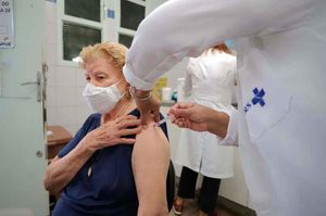 Ribeirão Preto Vacina Mais De 800 Idosos No 1º Dia