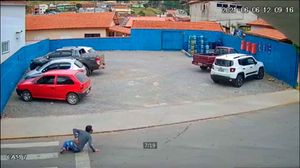 Cachorro Atropela Pedestre Em Matão