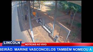 Câmera De Segurança Flagra Vigia De Supermercado Agredindo Andarilho