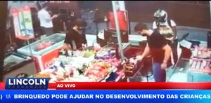 Câmera De Monitoramento Flagra Assalto A Mercado Em Franca