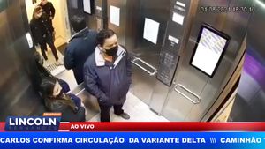 Desavença Em Elevador Onde Ninguém Ficou Com Razão