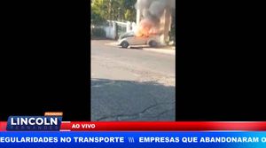 Fusca Pega Fogo No Meio Da Rua Em Orlândia