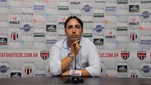 Leandro Zago É Apresentado No Botafogo