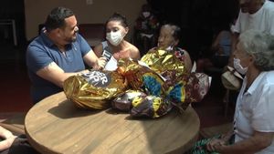 Voz Metropolitana Entrega &#8220;Ovão De Páscoa&#8221; Ao Lar Dos Velhinhos De Serrana