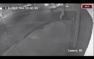 Câmera De Segurança Flagra Momento Do Acidente Que Matou Motociclista Na Avenida Thomaz Alberto Whatelly