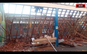 Telhado De Escola Em Altinópolis, Desaba Dias Antes De Volta Às Aulas