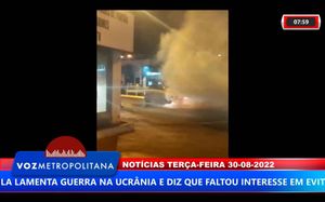 Carro Pega Fogo No Meio Da Rua Em Sertãozinho