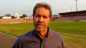 Presidente Ademir Chiari Ameaça Deixar O Comercial