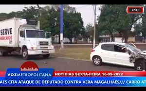 Carro Atinge Caminhão Na Avenida Luiz Galvão César