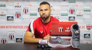 Botafogo Apresenta O Atacante Edson