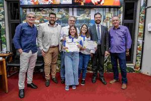 Aprendizes Da Fundet Recebem Certificado De Formatura