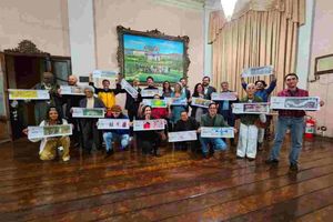 Artistas Recebem Miniatura Das Obras Expostas No “Galeria Ao Ar Livre”