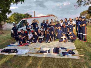 Alunos Do Samuzinho Participam De Prova Prática De Imobilização E Socorro De Vítimas De Traumas