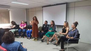 Roda De Conversa Entre Autoridades E Sociedade Civil Marca Os 17 Anos Da Lei Maria Da Penha