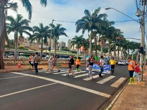 Ação do ‘Ribeirão na Faixa’ aborda 98 pessoas