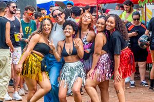 Carna Gay reúne milhares de pessoas neste domingo, dia 04