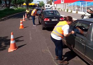 PM e RP Mobi abordam 220 pessoas em blitz para trânsito seguro no Carnaval