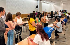 Mais de 1200 currículos foram entregues no Mutirão de Empregos