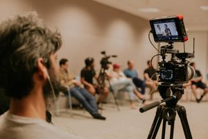 Biblioteca Sinhá Junqueira recebe lançamento do documentário Lugar de Escuta