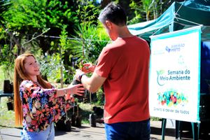 Horto Municipal realiza doação de mudas no “Vem pra Nove Cultural”